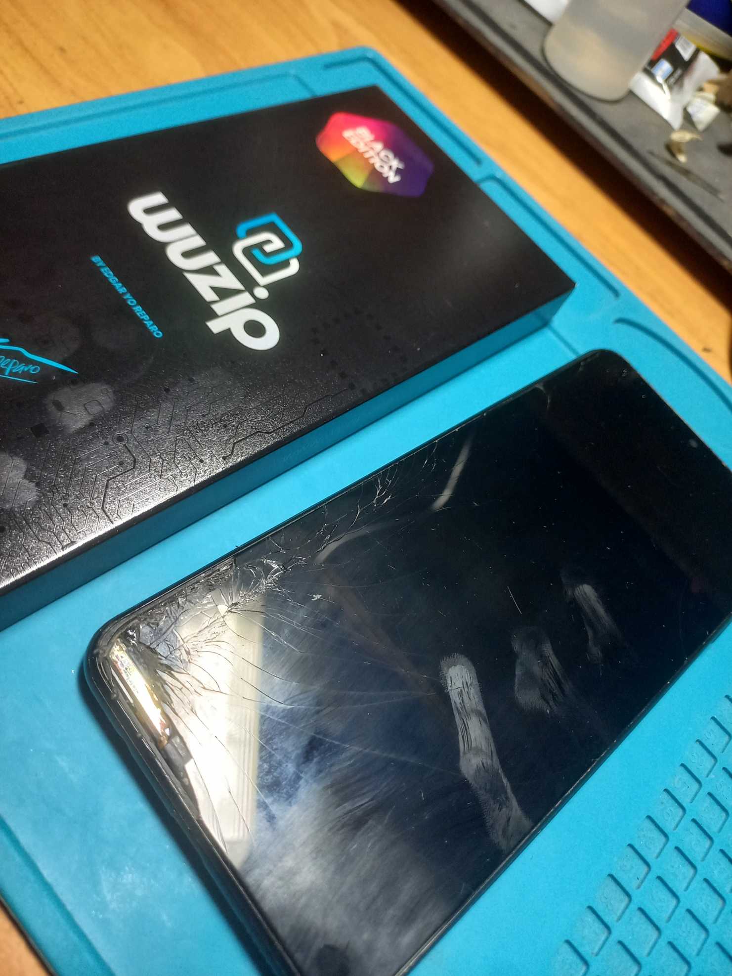 Módulo original Wuzip, pronto a colocar en el dispositivo
